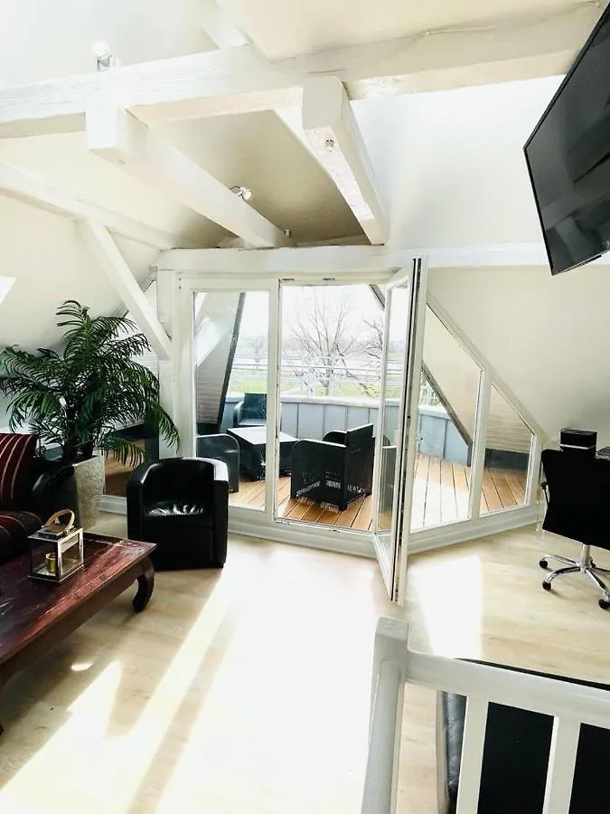 Ferienwohnung Luxury Rooftop Loft With River View 10Min To City Düsseldorf