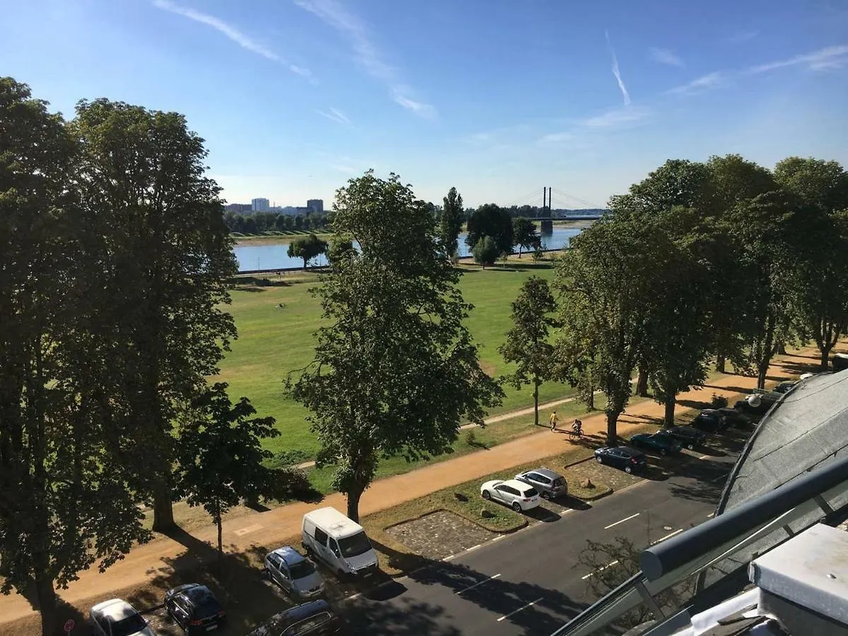 Luxury Rooftop Loft With River View 10Min To City Apartment Dusseldorf